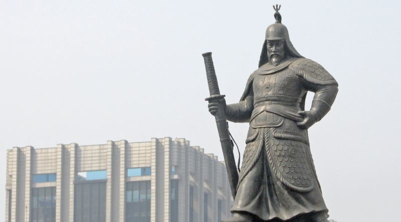 Statue de l’amiral Yi Sun-sin à Gwanghwamun à Séoul